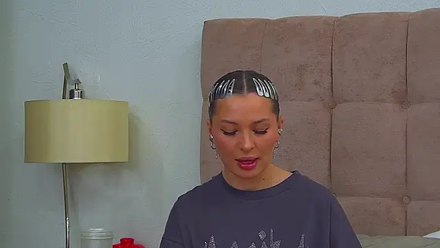 AlexandraBloom Chat XXX in diretta