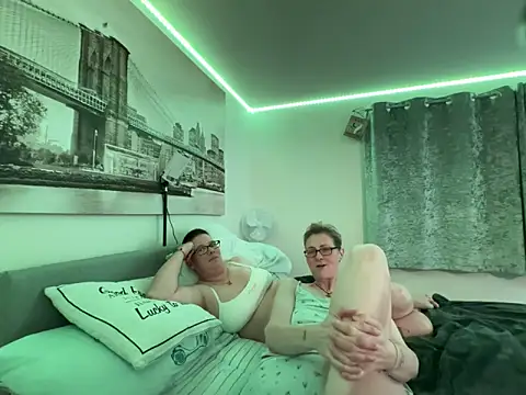 Онлайн чат XXX Curvy-Jinx