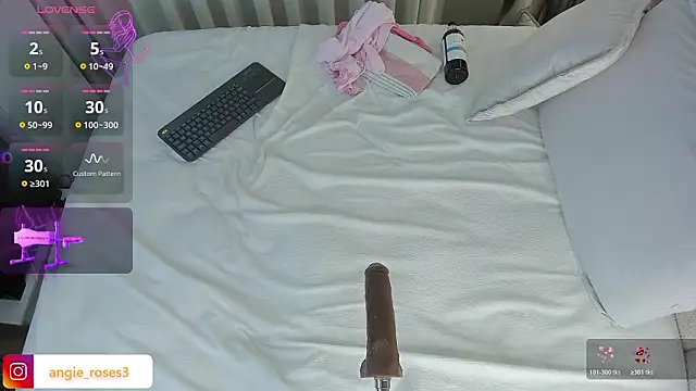 angiee_roses' Webcam Show