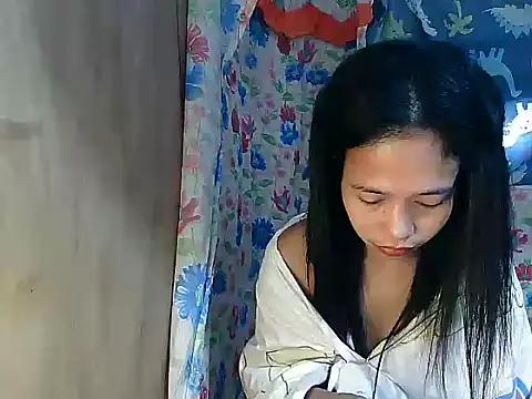 PinaySkinnyGirl Live XXX Chat