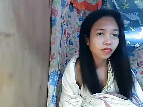 PinaySkinnyGirl's Live XXX Chat