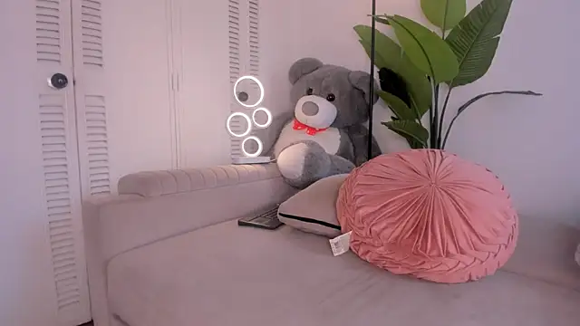 kitty_miaa's Webcam Show