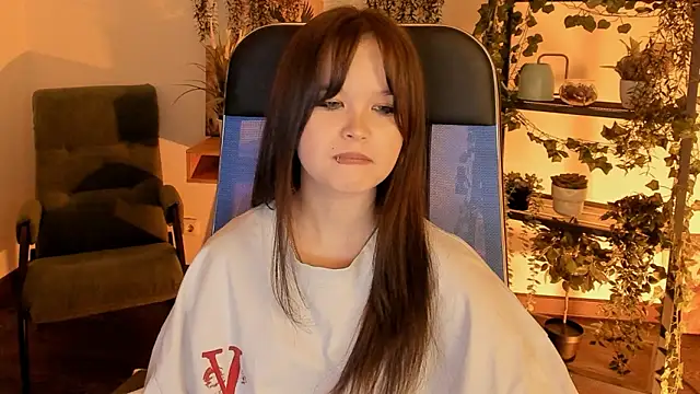 Elainebeness Chat XXX live