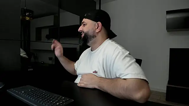 XXX chat uživo modela DravenPeak