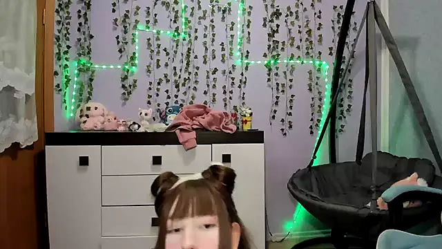 Yoonhee_ki élő XXX-chatje