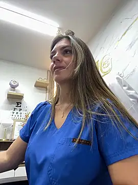 XXX chat uživo modela alicee16