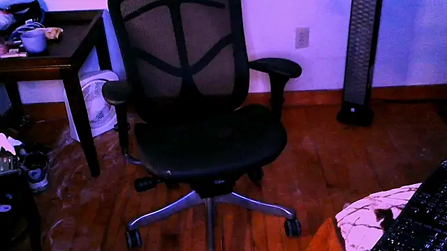 Pokazy przed kamerką – JockNThirsty