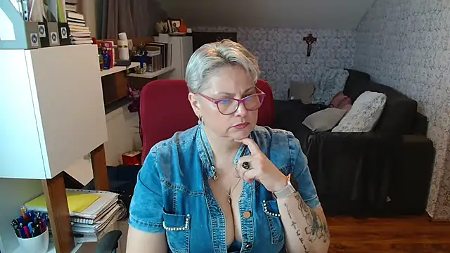 Živý XXX chat bigtits4you