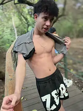 yoursexyjose live XXX chat