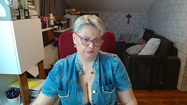 bigtits4you: онлайн-секс-чат