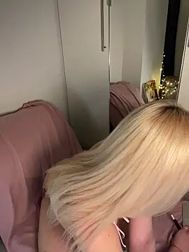 EllaCharm_'s Live XXX Chat