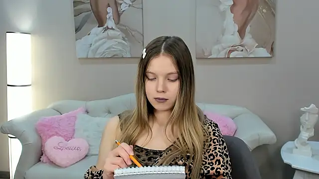 HallyBradley élő XXX-chatje