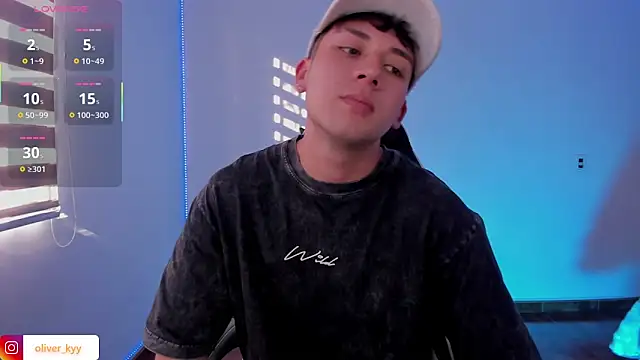 oliver_kyy élő XXX-chatje