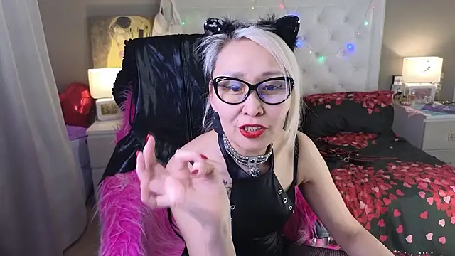 RoxalanaStar 即時 XXX 聊天