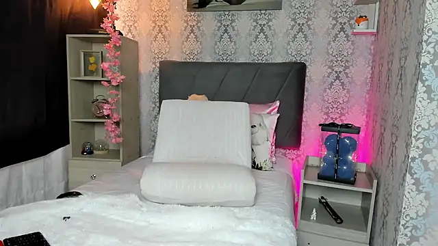 Alaia_Love77: онлайн-секс-чат