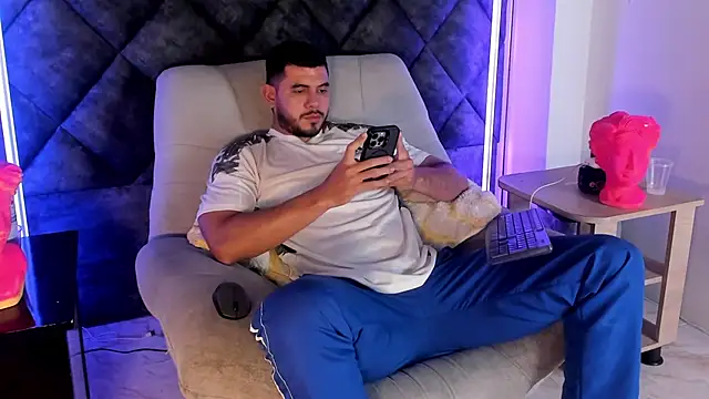 Dimitri_Bass' Live XXX Chat