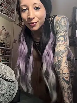 MissMidnightUK élő XXX-chatje