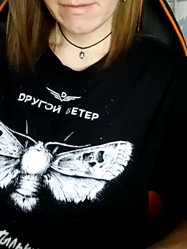 Aashikalaa Adlı Modelin Canlı XXX Sohbeti