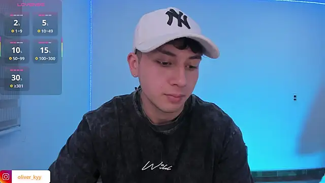 Онлайн чат XXX oliver_kyy