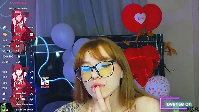 MeganNewCat's Live Chat Room