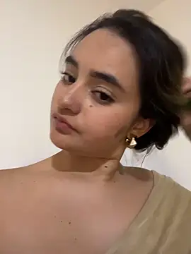 Antonella_Julieta Adlı Modelin Canlı XXX Sohbeti