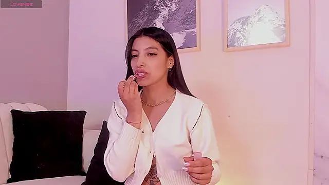 Tiffany_Low 即時 XXX 聊天