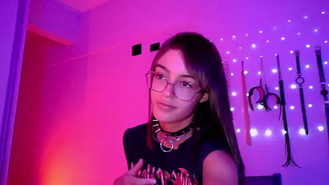 Chat +18 de nina_kink ao vivo