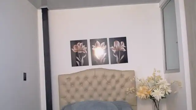 Онлайн чат XXX pinky_f00x