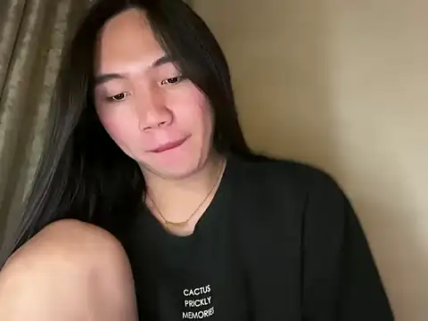 kat_mire Adlı Modelin Canlı XXX Sohbeti