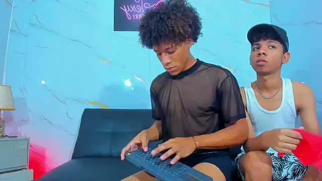 Živý XXX chat Spicy_guys