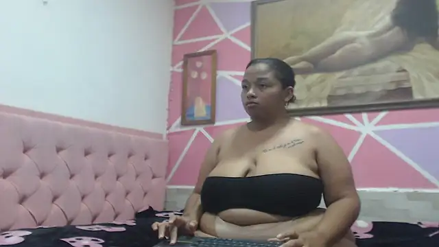 Doll_rihana Adlı Modelin Canlı XXX Sohbeti