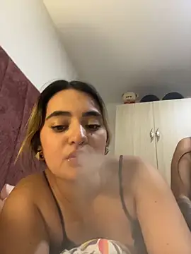 Chatroom XXX en direct de Antonella_Julieta