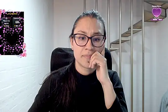 Chat +18 de Jessie_Desire ao vivo