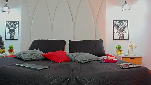 Chat +18 de Mia_Reyesjs ao vivo