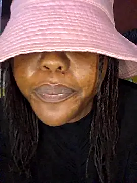 Онлайн чат XXX BigBootyBitch96