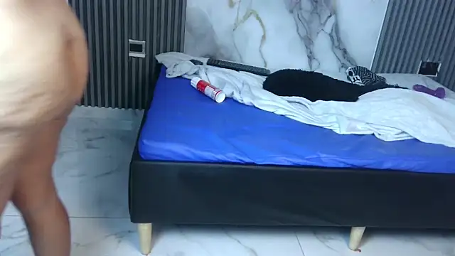 LunandCarlos' Live XXX Chat