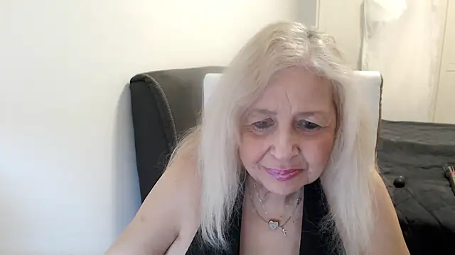 SusiLifeXXXn Live XXX chat