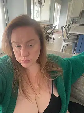 HelloTitti Live XXX-chat