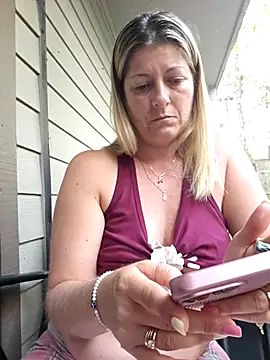 NikkiBlisss Live XXX-chat