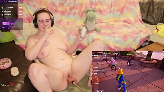 GamerGirl_Eve Adlı Modelin Canlı XXX Sohbeti