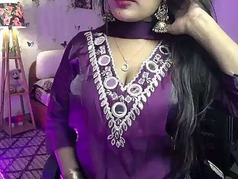 Naughtyy_stripgirl 即時 XXX 聊天