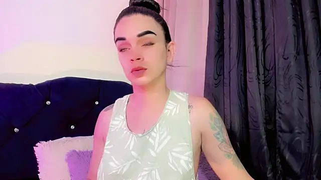 Pokazy przed kamerką – lesly_xx