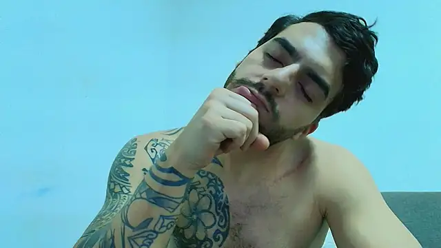 thomas_gun Adlı Modelin Canlı XXX Sohbeti