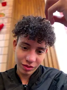 yoursexyjose Adlı Modelin Canlı XXX Sohbeti