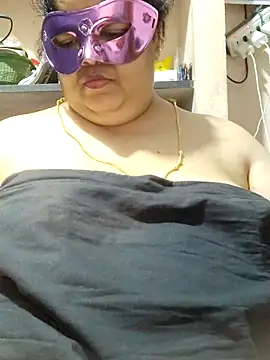 tamilthanushri Chat XXX live