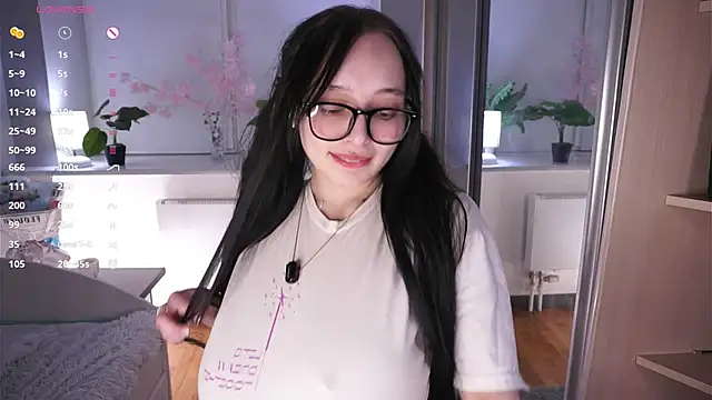 Chatroom XXX en direct de HannaHayles