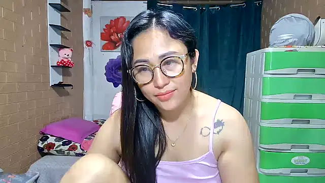 Ugly-Filipina Webcam show