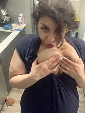 holyeroticss' Live XXX Chat