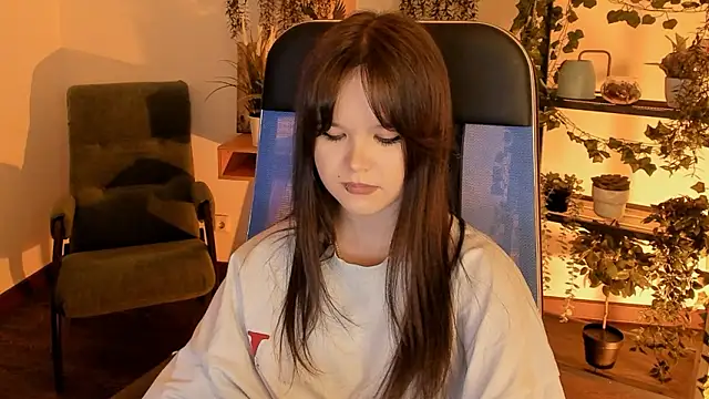 Elainebeness: онлайн-секс-чат