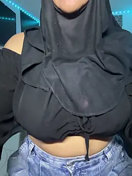 Pokazy przed kamerką – Jameela